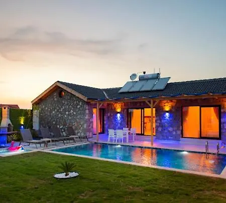 Yigit & Ege & Yagiz - Happy Villalari Hotel *